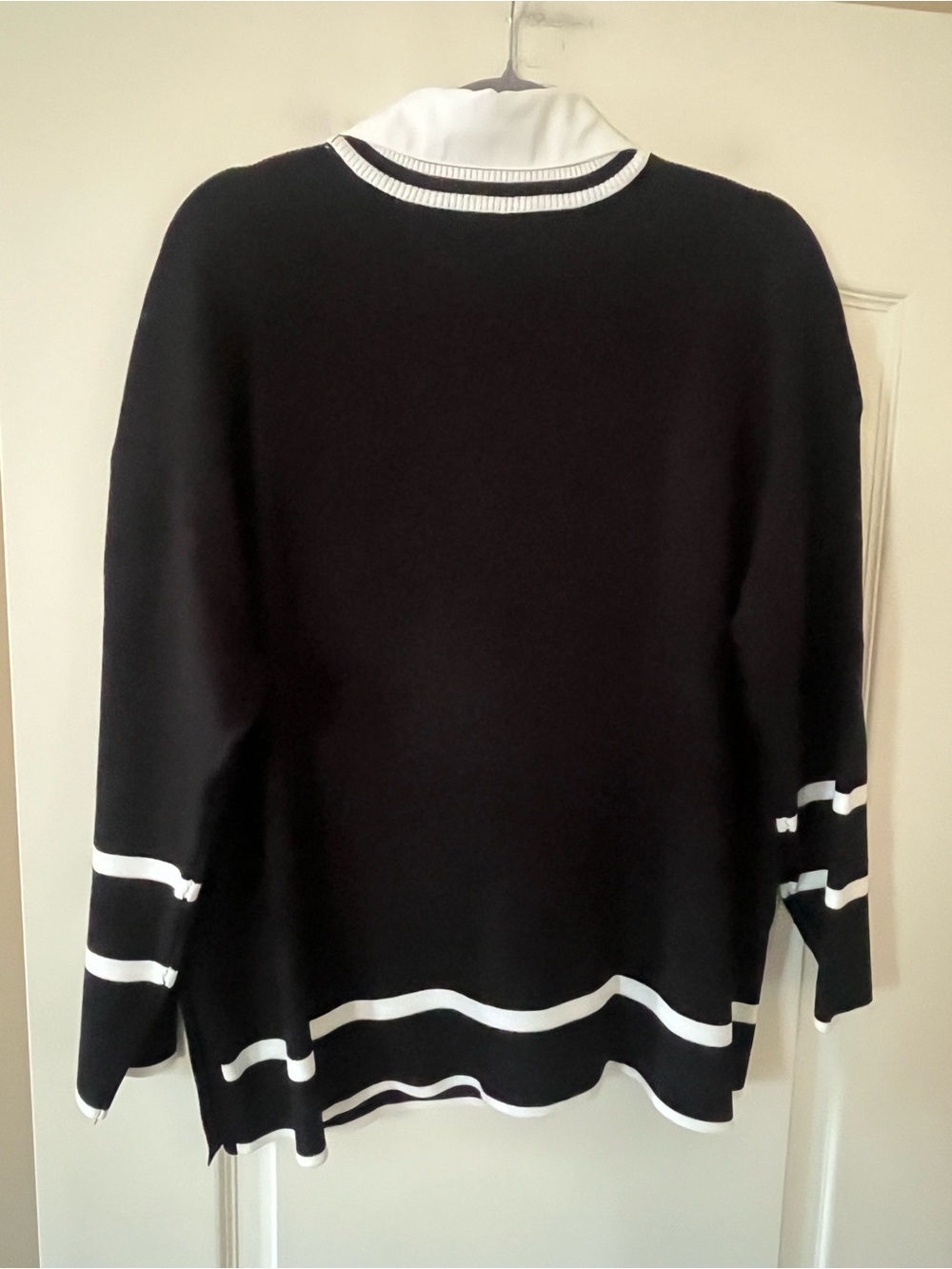 Adrianna Papell Black V-Neck Layered Sweater with White Stripes Size 1X - Picture 10 of 14